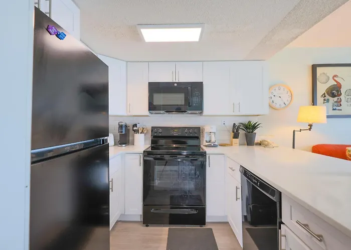 Apartment Island Winds East 705