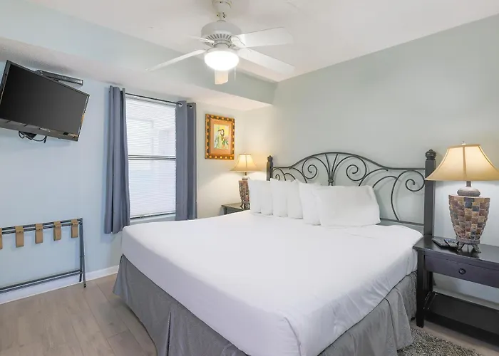 Island Winds East 705 Apartment *